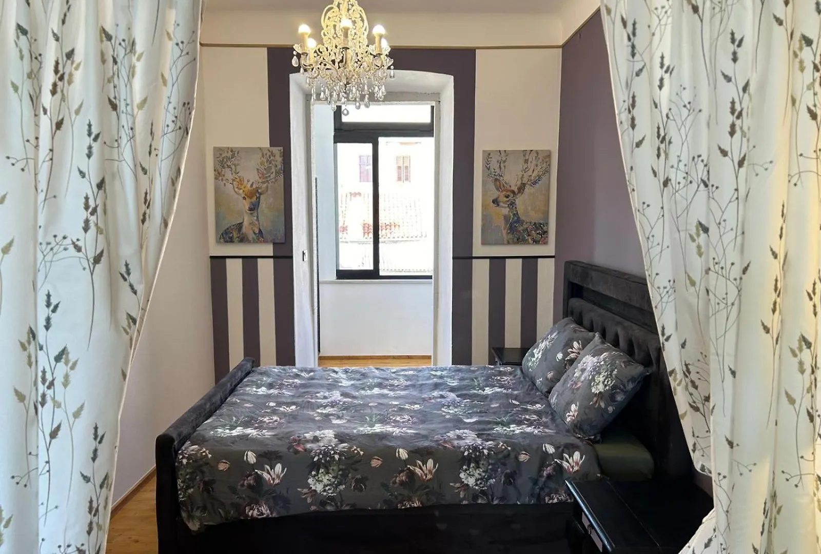 Piazza Delle Erbe Apartment contacts